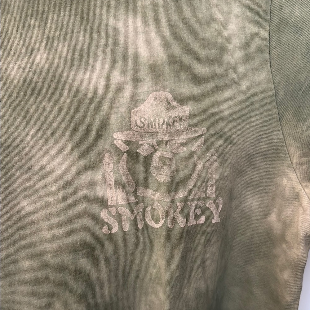 Smokey 🐻 Short Sleeve Tee with Vintage Wash - Picture 5 of 5
